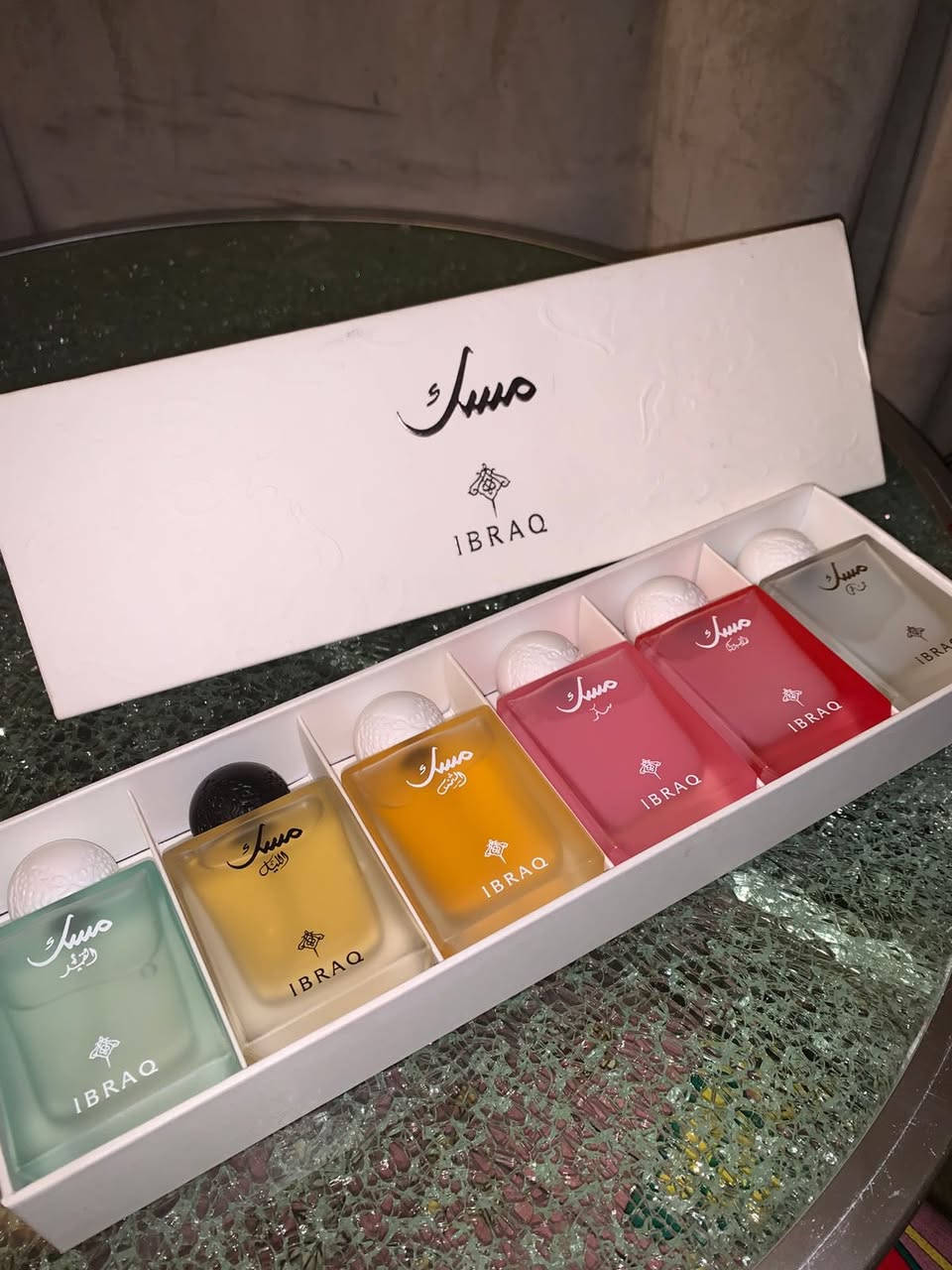 ✨ سحر الحضور.. في زجاجة ✨

"هناك عطور تمرّ عابرة، وهناك عطور تحفر لها مكاناً في الذاكرة.

صُمم هذا العطر ليكون أكثر من مجرد رائحة؛ إنه اللمسة الخفية التي تُكمل أناقتك، والهمس الغامض الذي يخبر الجميع بقدومك. مزيجٌ فريد ينسجم مع كيميائك الخاصة، ليمنحك هالة من الثقة والجاذبية التي لا تُقاوم.

رشة واحدة كفيلة بأن تحوّل اللحظات العادية إلى ذكريات خالدة. لأنك لا تختار عطر؛ أنت تختار كيف سيتذكرك العالم.

سارعو بالحجز قبل نفاذ الكمية


**إذا كنت صاحب هذا الإعلان وتريد حذفه لأي سبب، رجاءا أرسل رسالة إلى الدعم الفني**