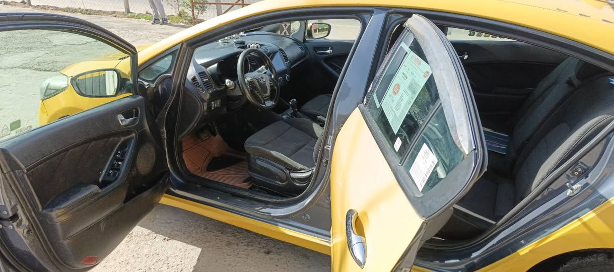 كيا فورتي 2014 محرك دوش مكفول لا تنقيص ولا تبخير رقم بغداد بيها بنيد مبدل سيارة كاملة بدون نواقص وخير من الله سعرها 95 وبيها مجال مكاني بغداد ***********
