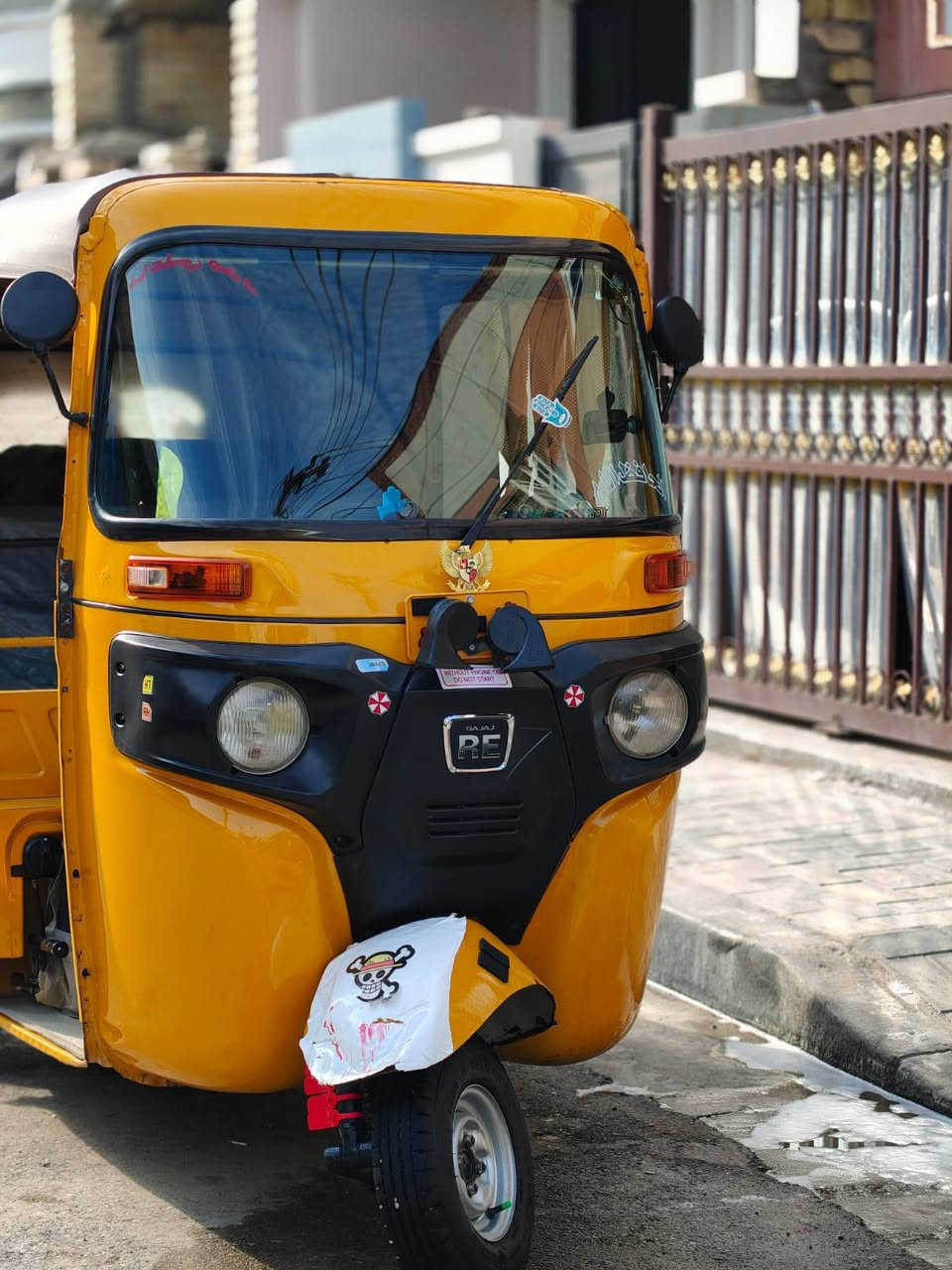 سلام عليكم تكتك للبيع موديل 2020 شهر 7
كفاله من كلشي بس بيه تعمير بالدوسات 
والباقي كل كفاله من مكينه وكهربائيات 
اوراق وماشي بالمعامله مال رقم باقي ع رقم بس 
سعر 6 مليون قفل بدون غراضه 
بغداد شعب 
***********
