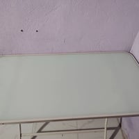 طاولة • للبيع • ديكور