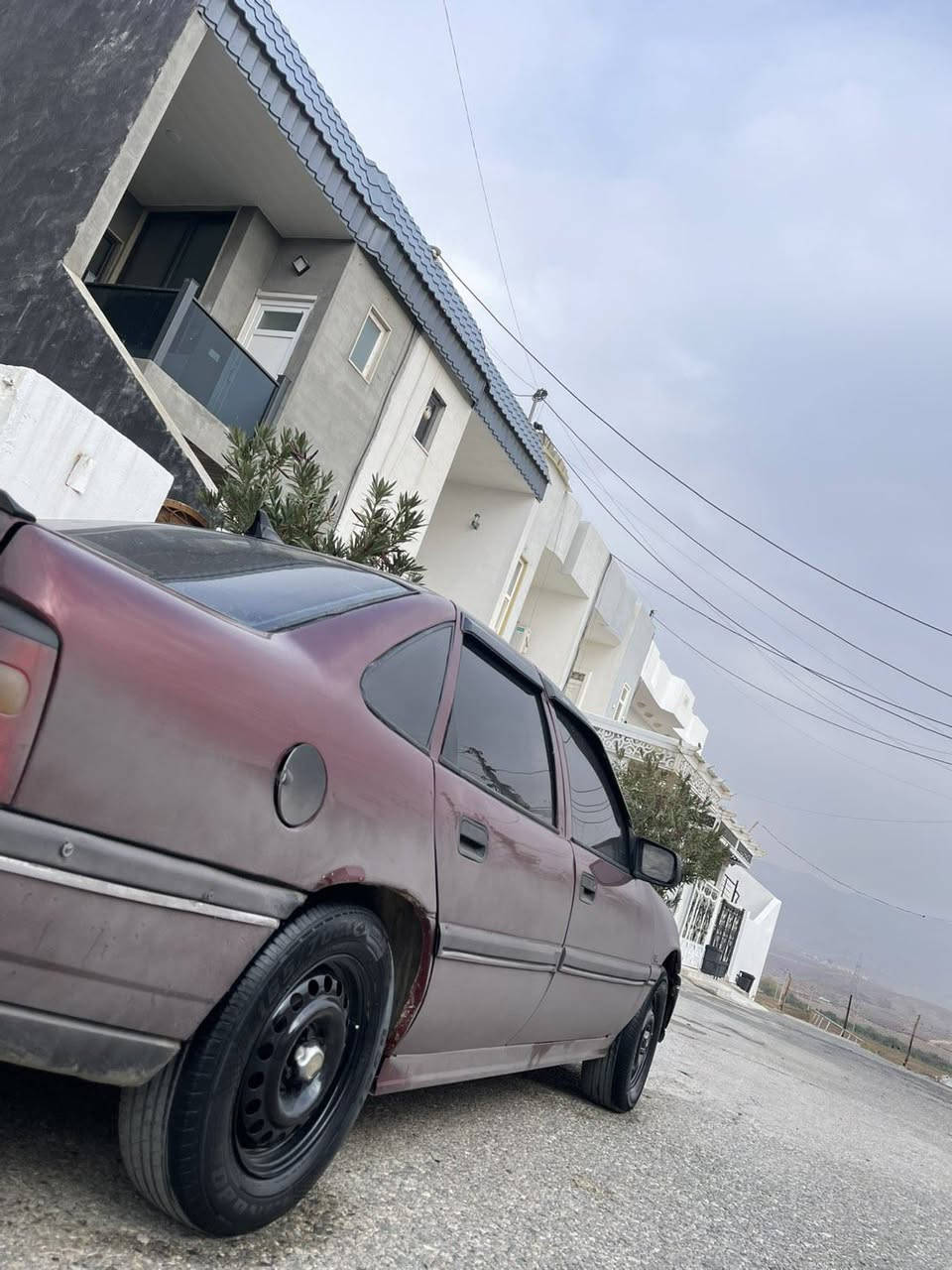 سەرەتا بەناوی خوای گەورە ئۆپڵ ڤیکتڕا علووج مۆدێل ۱۹۹۱ مەکینە ۱٦ قایش پان پاوەر گێڕو مەکینەو تەقەو ڕەقە بەشەرت خایس و ڕزیوی نیە برێک و گەرمی و کارەبایی کامل ئیش دەکات بەشەرت سەیارەکە توندو تۆڵە زۆر زۆر جوان و پاک ماوەتەوە مەکینەی ئەورووپی لۆکی لەسەرە دووکەڵ سەرف بووغار بەشەرت ماڵی فەقیرە هیچ نوقستانیەکی نیە کامل مەسرەف کراوە ناو غووڕفەی لۆک و خاوێن ماوەتەوە سعری ۱۹ گەڵاو کەمێک مەجال ***********
