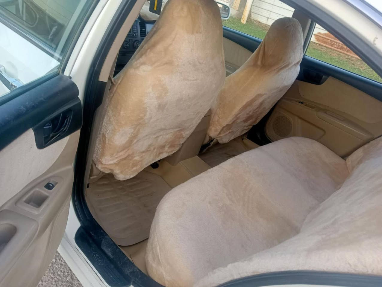 خليجي 2009 كفاله كفاله من تبديل وصبغ وضربه رقم بابل دولي بدون مواصفات مكينه 2000 سياره عله وضع الشركه 
*********** 

***********
مكانها حله محاويل سعر 120 وبيها مجال بسيط
