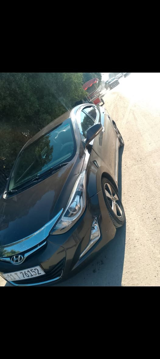 سلام عليكم النتره 2016  خليجي محرك 1600 دوش اقتصادي 
السياره نص حزام بس ابيع حزام كير محرك مكفول لا تنقيص ولا تبخير كله جديد صدر جديد 
اشاير بل مري تبريد قطعتين شاشه جبيره كامره 
الون جوزي وبيه جراد صندوك وجاملغ فقط 
الباقي كامله وجاهزه السياره من كلشي رقم بغداد انكليزي 
مكاني البياع تقاطع درويش رقم الهاتف ***********
السعر 100 وبيه مجال بصيط بيع او مراوس
