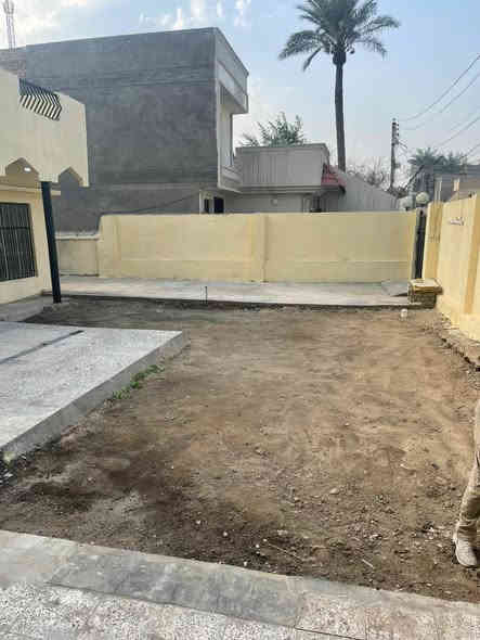 بيت ٤٠٠متر للايجار  اربع غرف نوم وصالة ومطبخ وخدمات عدد ٢ للاستفسار مراجعة مكتب المسعودي للعقار السيدية شارع الأمن ***********
