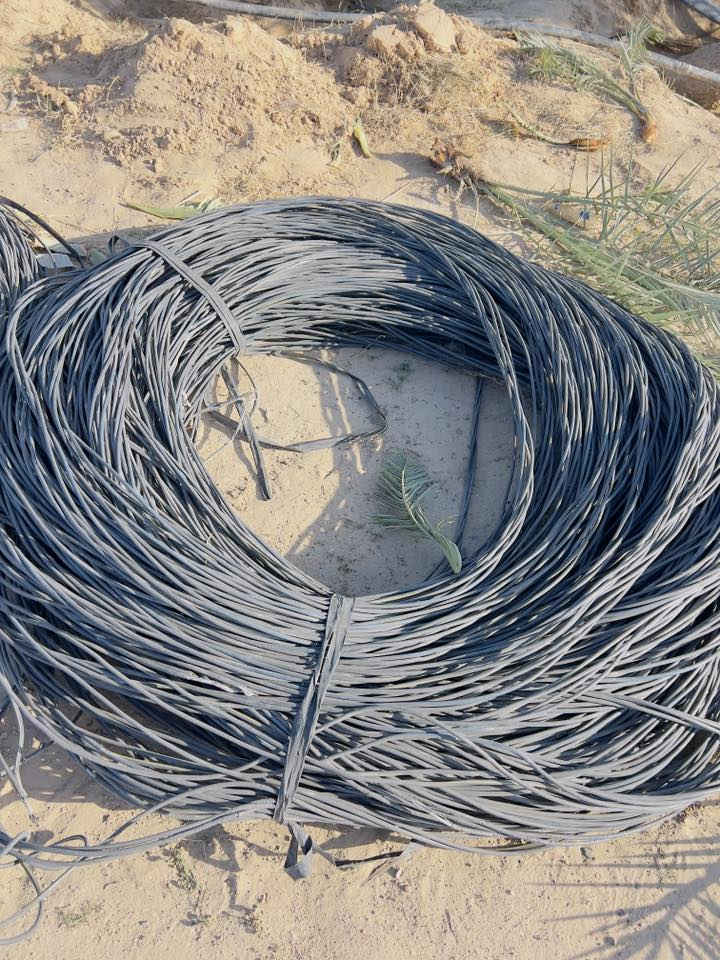 ضفيرة للبيع أم ٣٥ صيني نضيفه طولة ١٢٥٠ متر 
سعر المتر الواحد ١٠٠٠ الف دينار 
العنوان طريق نجف كربلاء عامود ٨٤١ 
رقم التلفون   ***********
