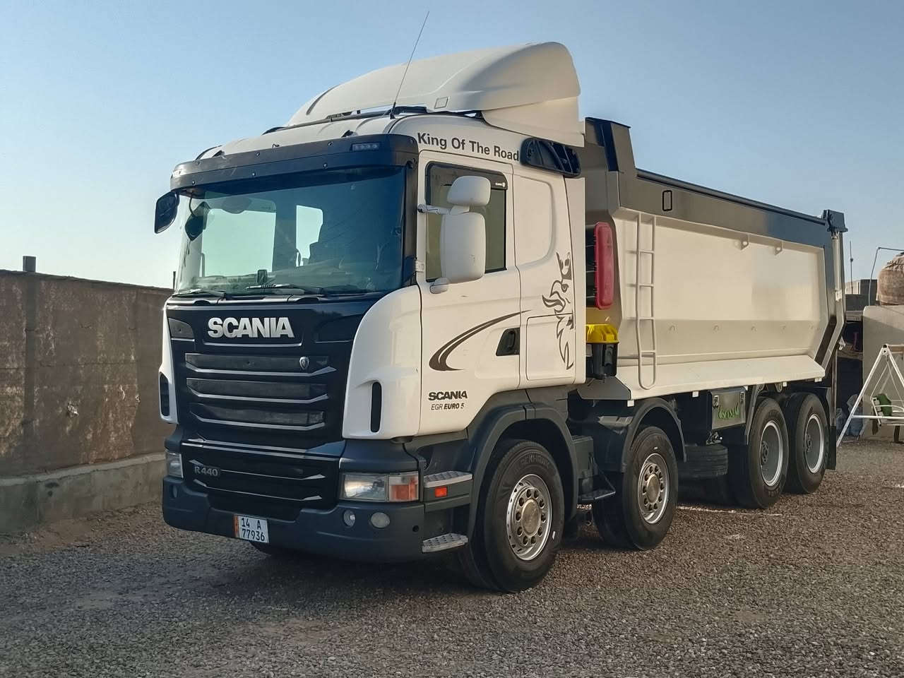 سياره للبيع عكرب بلاد مجموعه بلد سياره مكفوله محرك ٤٤٠ جديد كير الف مجموعه ورده  خفيفه تخم تاير جديد توني متخمه سياره جاهز رقم بصره بسمي مديل ٢٠١٢  مكان البصره رقم *********** سعر ٥٥٠ بيه مجال
