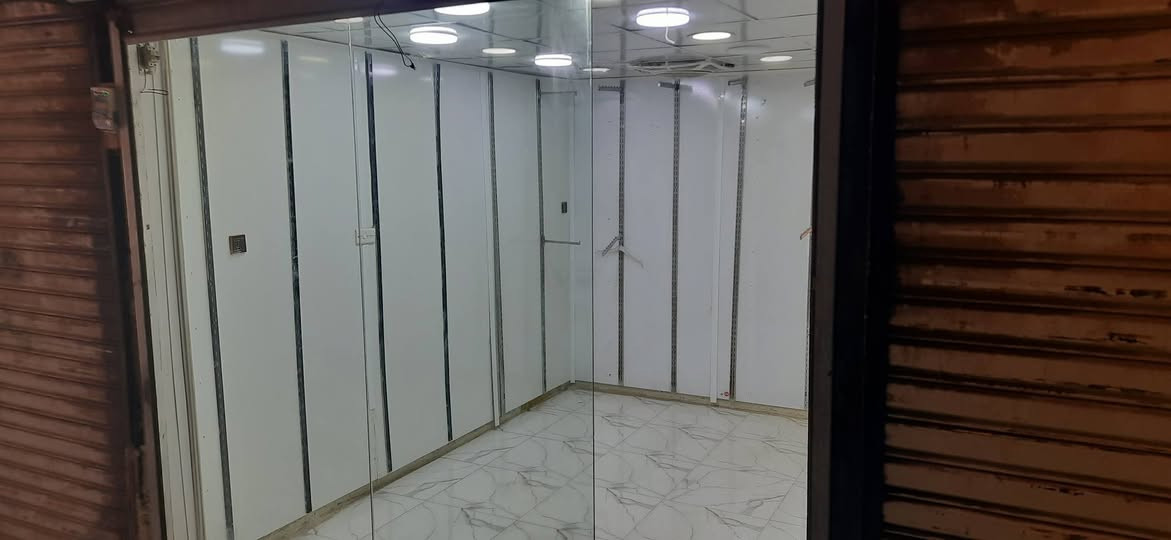 محل للإيجار
في سوق الرضوي قطاع 57
محل اصولي بفرع الكماليات 
للإستفسار ***********
