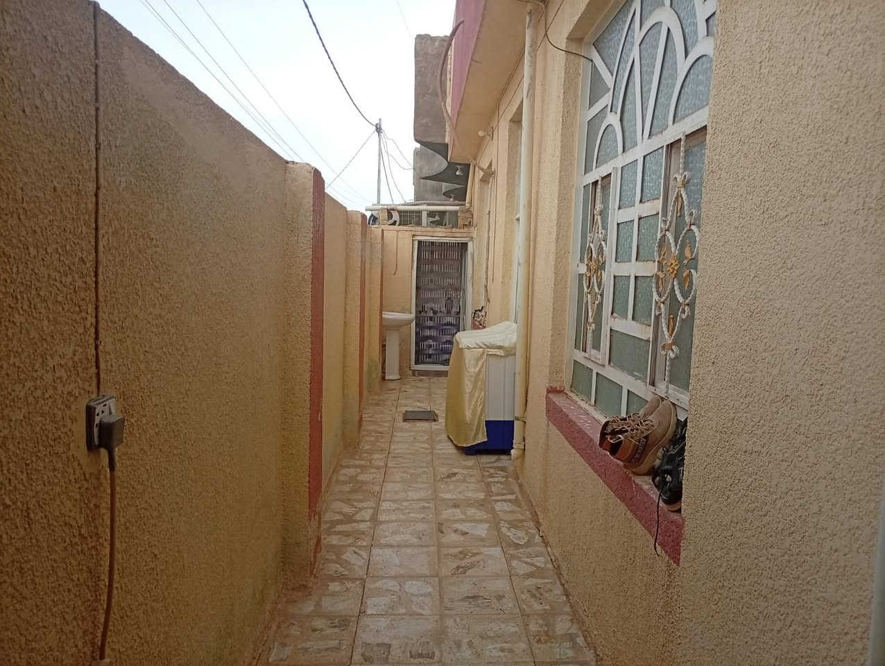 السلام عليكم بيت للبيع بابل كفل مساحه 140 ونزال 14 مربع واجهيه 11 سند 25 طابو زراعي تفاصيل البيت طارمه/مطبخ/هول/غرفتين  بيت الله شاهد نضيف ومرتب مكلف بنشر رقم راعي (***********) سعر البيت ب60 وبي مجال
