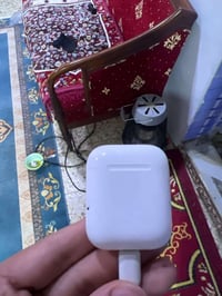 ايربود الجيل الثاني • اليسرى محترقة • بصرة