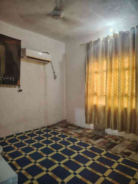 دار للــبـيـــع 
موقعه حي الحسين 
مســــاحــه 200م
الـسعـر 35

 📞***********
