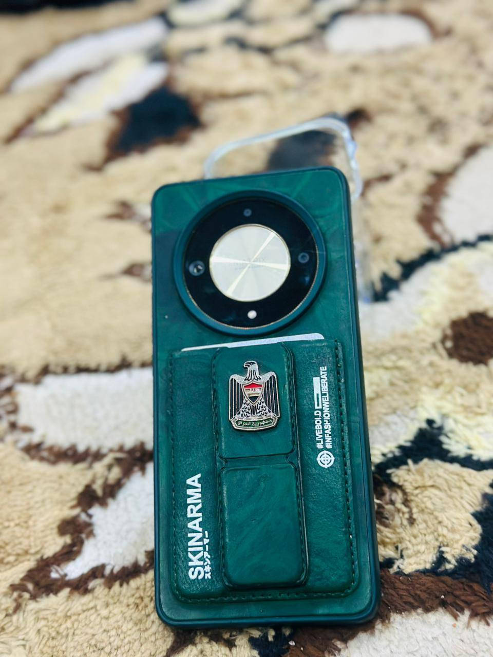 سلام عليكم شباب جهاز  Honor X9C5G ذاكره 265 عشوايه 8 لون برتقالي كارتونه موجودن 
لله شاهد الجهاز نضيف حيل عنواني بابل حله جفل 
السعر 275 قفل/رقم جهاز ( ***********) بيه واتساب
