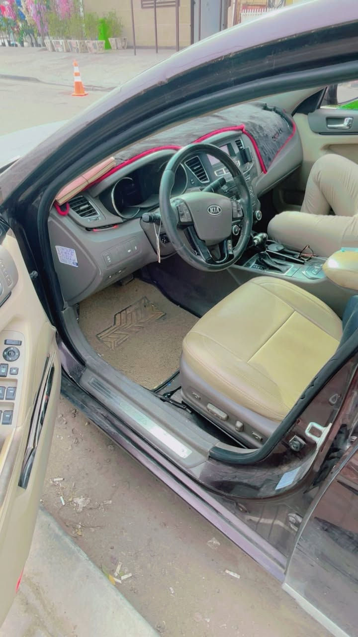 السلام عليكم كادينزا لون احمر (عنابي) فول VIP ملكي
مكينه 6 سلندر 3500
موديل 2011
مواصفات..
1-بصمه تشغيل
2-بصمه ابواب
3-مري شفط
4-جام اوتو
5-مثبت سرعه
6-ترحيب من تتقرب ع السياره
7-كشنات كهرباء
8-الكشن خزن ميموري وضعيات2
9-تبريد +تدفئه الكشنات كلهن
10-تحكم من الكشنات الخلفيه بلمسجل
11-تبريد قطعتين
12-مري الجانبيه قلاب مع البك
13-برده خلفيه كهرباء
14-بنوراما
وبعد بيهة هواي مواصفات السياره بيهة صبغ جاملغ صفحه السايق والدعاميات اثنينهن شواصي ولغود مكفوله السعر 119 وبيهة مجال بسيط *********** مكاني بغداد حي العدل او الشعله
