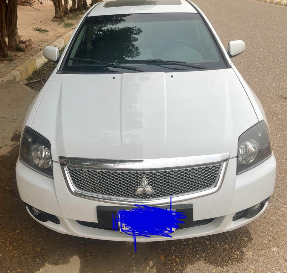 السلام عليكم للبيع ميسوبيش گلنت 2011 فول شركة طريق الاقواس  كير محرك شرط ماناقصهة اي شي السعر 60 وبيهة مجال بيع مستعجل مكان السيارة بغداد اليرموك رقم الهاتف ***********
