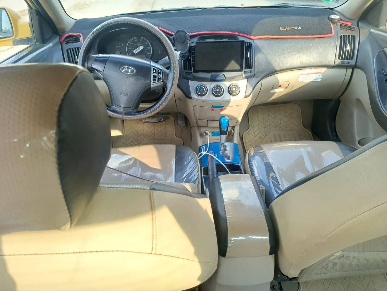 السلام عليكم 
انترا تاكسي 2009للبيع امريكي كلها كود واحد ماعد البنيد كير ومحرك شرط وشرط التحويل السعر اتصال الرقم 
***********
