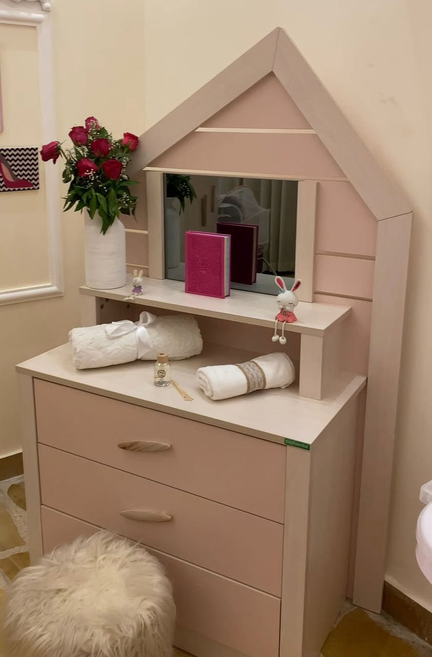 غرفة اطفال نظيفة جداً
الضرر موضح بلصوره 
للاستفسار على السعر بلخاص


**إذا كنت صاحب هذا الإعلان وتريد حذفه لأي سبب، رجاءا أرسل رسالة إلى الدعم الفني**