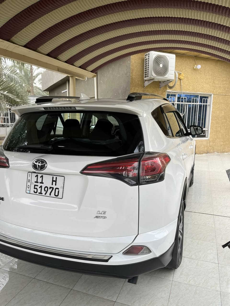 السلام عليكم 
راف فور السعر 165
موديل 2018 وراد امريكي 
مثل ماا موضح كدامكم السياره حادثها بالدعامية بال حساس وجاملق 
ايي استفسار ***********
