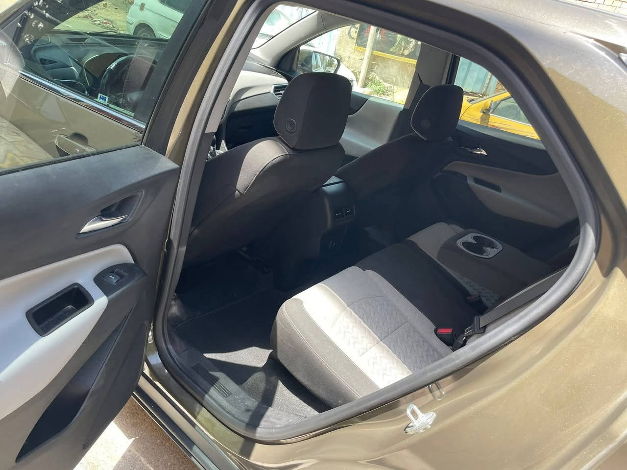 : شوفرليت ايكو موديل 2023
•الرقم بدون فحص مؤقت
•المواصفات : LT
ممشى السياره %21 الف Mil
الضرر*قطعتين جاملغ وبنيد 
1▪️السيارة: شيفروليت ايكونكس لون جوزي
2▪️الموديل: 2023
3▪️المحرك: 1500 توربو (اربعة سلندر)
4▪️5كامرات دواره 
5▪️حساسات خلفية اصل
6▪️حساسات ورادارت الاجتياز الجانبية
7▪️لايتات زينون عالي وناصي اصل مع حاجبLEDمع كشافات دعامية 
8▪️غرفة السيارة:لونين أسود ورصاصي 
معه تدفئه وتبريد في المقاعد
9▪️تحكم فول كهرباء لكرسي السائق 
10▪️شاشة الدشبول كبيرة للتحكم بايعازات السيارة
معه أبل كار بلي 
11▪️تبريد قطعتين امامي وخلفي
12▪️سايد بريك دكمة
13▪️سترين تفئه وتبريد 
14 ▪️فول تحكم ستيرن جهتين 
 بلوتوث وكروس سرعه وحاكيه
 15 ▪️نظام ABS مانع انزلاق
16▪️جنطا كهرباء بل كاملا
 ***********

السعر 145$
