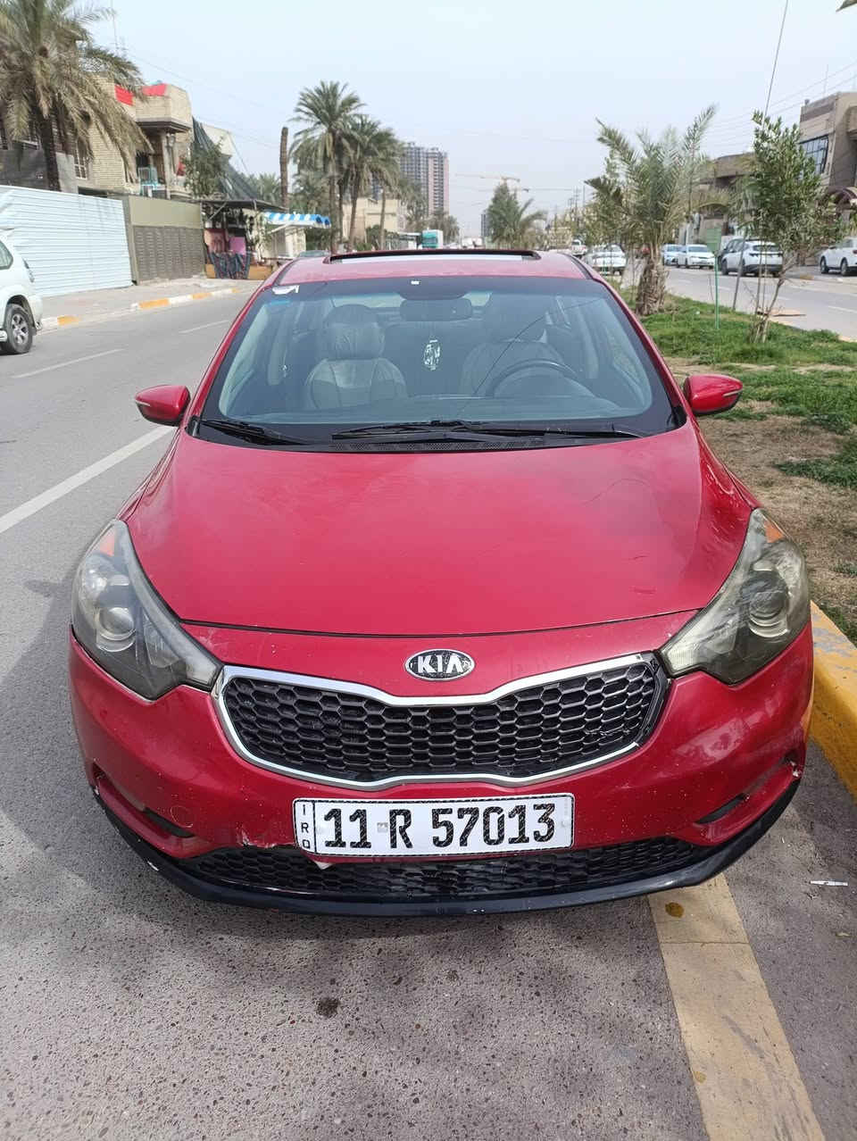 كيا فورتي K   S
مديل 2014
91مشي سياره 
مواصفات 
ثلاجه 
اشاره ترحيب 
3 قياده سبورت عادي 
قطعتين تبريد
بصمه تشغيل 
شاشه اصلي
شاشه عطلات
لد نهاري 
كامره خلفيه 
فتحه سقف 
كشنات جلد تبريد + تدفه
محرك 2000gai جيد 
كير جيد 
صدر امامي جيد 
صدر خلفي جيد 
تايرات جديد 
سياره S فول واحد علي واحد 
بسمي 
بكان سياره بغداد حريه 
سعر 98 بيه مجال بسيط 
***********

