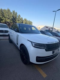 رانج فوك 2023 وضعيه وكالة لوك للاخير السياره مع رقم بغداد مميز  V8 موا...