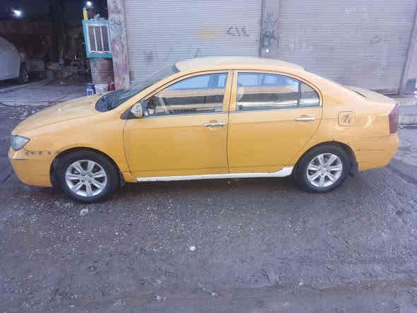 السلام عليكم لافان 620 جاهزه من كلشي
موديل 2011
محرك زائد كير كورولا 
لا صرف ولا نفخ شرط 
شرط الوكاله والتحويل 
 كاربون بنزين بيها مشروع وطني السياره
كهربائياتها كلها شغاله السعر 38ورقه وبيها مجال للاستفسار
على هذا الرقم ***********
