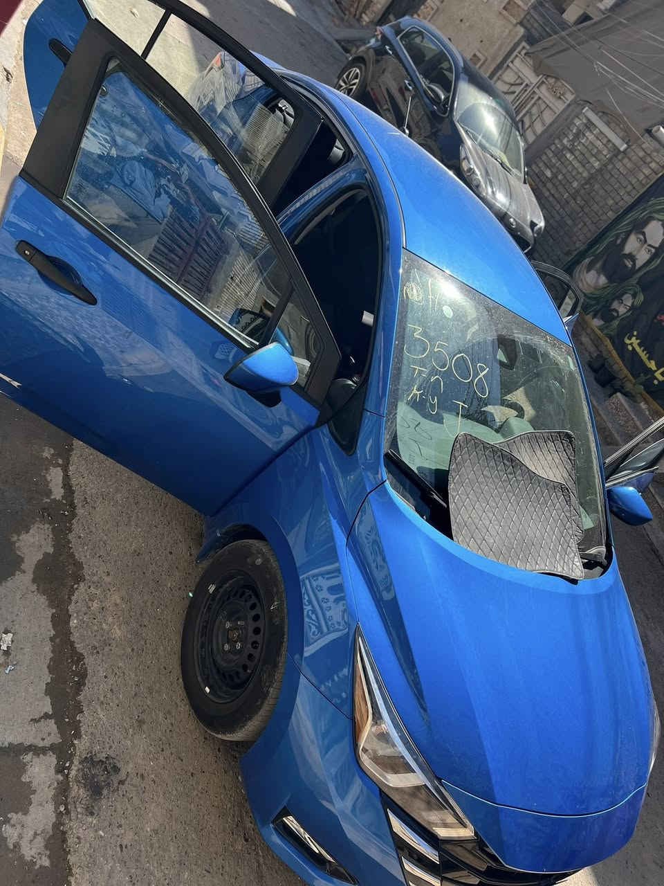 سلام عليكم نيسان فيرسا 2024 دخول جديد بدون رقم تترقم جميع المحافضات وارد امريكي حادثها جاملغ بس وبارد بل باب بدون دواخل سياره كامله من كلشي جديده ماشيه 50 مكانها بغداد 
***********
