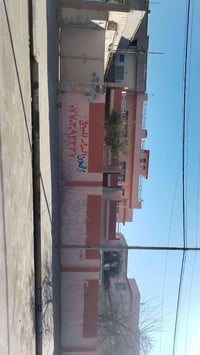 دار للبيع • ٦ غرف • ايمن حي الثورة