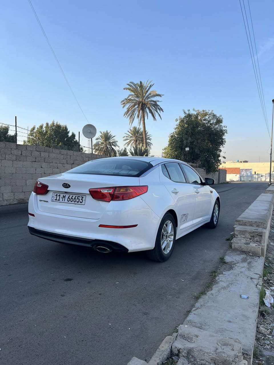 السلام عليكم جميعا
كيا اوبتما 2015 خليجي محرك 2000 دوش مال الشركة الدولية 
السياره مكفوله من الصبغ والضربه 
بيها بارد عله كد شبر 
المحرك والكير مكفولات عله وضع الشركة 
السيارة جاهزة من كلشي كاملة مكملة 
مابيها نقص اي شي 

منضومة زنون اصلية 
شاشة كامرة 

مكاني بغداد الكرخ 
للاستفسار ***********
