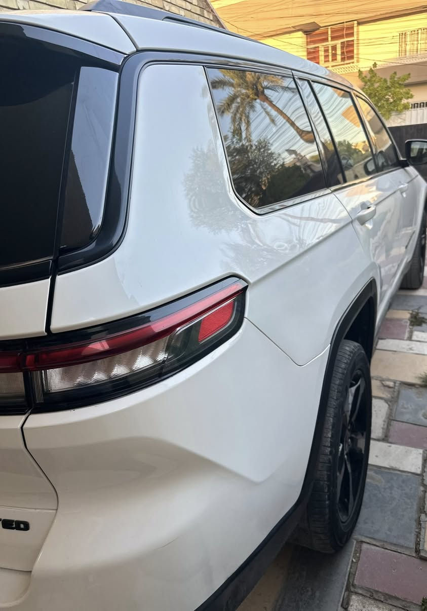 جيب گراند شيروكي لمتد بلاك ادشن فوول عدا الفتحة. VIP 2022  7 راكب سيارة استخدام عائلي اني المالك والمستورد حادث بسيط شوية الباب خلف الراكب الرقم بغداد والعنوان بغداد السيارة بلاد على وضع الوكالة ممبدل بيها برغي واحد لووك السعر 330 وبيها مجال   جيدهاتف وواتساب ***********
