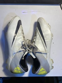 قطعه من شركه نايكي القياس ٤٥ السعر ٣٠ يوجود توصيل الرقم الحجز ٠٧٧٤٥١١٧...