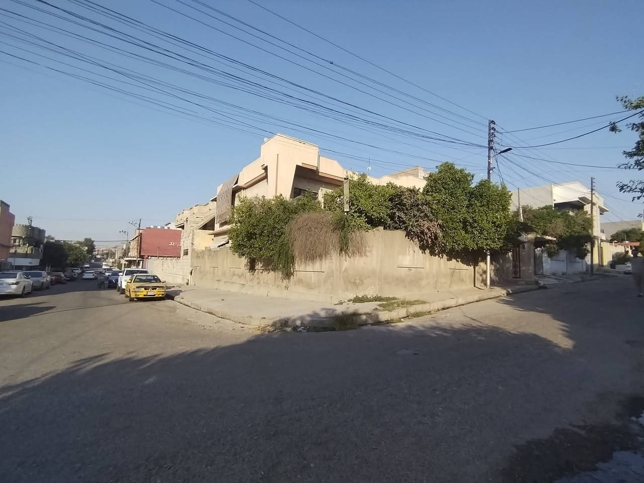 🔴 دار للبيع 🏘🔑🔑FOR SALE 

🔴الموقع👀 حي البكر شارع الأطباء قرب ابو دعاء العطار

🔴 ملك صرف طابو الزهور

🔴مساحة الدار ( 330 ) متر

🔴الواجهة (15) متر

🔴 طابقين بناء قديم محدث 2022

🔴 يتكون من 6 غرف نوم وهول عدد 2 واستقبال ومطبخ وصحيات.. 

🔴للأستفسار عن عروضنا العقارية المتميزة وأسعارها ⤵️مراجعة

          🎖تاج الملوك للعقار🎖
     

🔴العراق↔️الموصل↔️ حي البكر سايدين كنيسة تايتنك مقابل البسة الأصدقاء أو ألتواصل معنآ ⤵️على الارقام
☎️(***********) ابو حسن
☎️(***********) ابو حسن
☎️(***********) ابو عماد 
☎️(***********) ابو عماد
