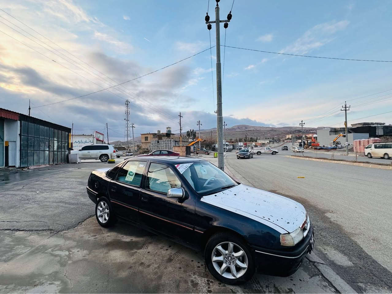 ئۆپڵ ڤیکتڕا مۆدیل ۱۹۹۱ ئاڕم پلاستیک سلێمانی ئاڕمەکەی بەناوی خۆمە تا ۲٠۲۷ نوێکراوەتەوە هەزەی تازە بۆکراوە پاکانەی بۆکراوە غڕامە دیناری لەسەر نیە بەشەرتی بەناو کردن مەکینە ۲٠ گێرو مەکینە بەشەرت مواسەفات سەقف سڵایت سوکان پاوەر ABS تەزیل بلوتوز ویل بیکاشۆ چوار تایەو ویلی نوێی لەژێرە سەیارەکە دینار مەسرەفی تێدا نیە لێدروی نیە پێشو پشتی کەپسە سەیارەکە کارەبای کامل ئیش دەکات بەشەرت تەقەو رەقە بەشەرت ئارمەکەش بەشەرتی بەناوکردن سەیارەکە لە کۆیەیە سعری ۲٦ و معامەلە 
ژمارەی مۆبایل :
*********** كويسينجاك, أربيل
