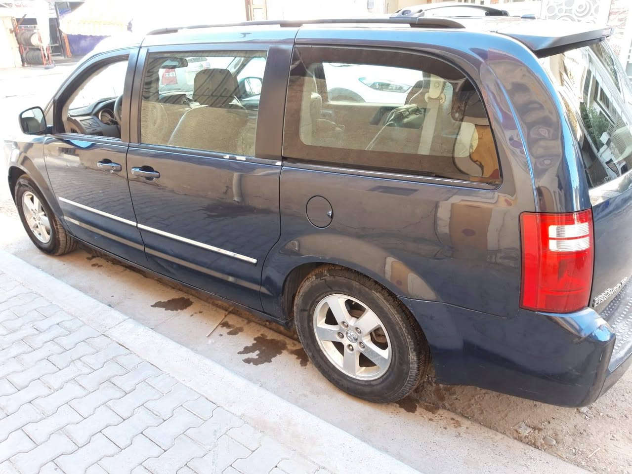 مكلف بالنشر 
دوج كرفان 2008 مشروع وطني وبأسمي 
محرك 3800 جديد والكيرمكفول
 جام 6 كهرباء بيبان ميكانيك 
3 قطع تبريد جيد جداً 
تحكم ستيرن كشن السائق كهرباء وسكليتر كهرباء 
بيهه صبغ قطعتين  الجهة اليمنى بصف السايق 
السعر 105 المكان الاعظميه  الاستفسار الاتصال
 بالرقم *********** اكو واتساب
