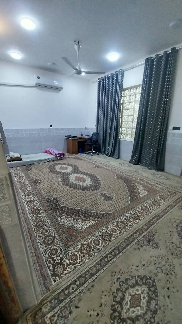 دار للبيع ٢٠٠م زراعي
غرفتين وصاله 
ومطبخ واستقبال 
وحمام داخلي وخارجي 
البناء حجر السعر ٥٠ مليون وبي مجال 
عنوان البيت البراكية شارع المعمل شارع السبيس مكتب بغداد للعقار ***********
