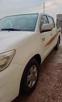 اسلام عليكم بيكم هايلوكس موديل ٢٠١٢ للبيع سياره جاهزه للاستفسار    ٠٧٧...