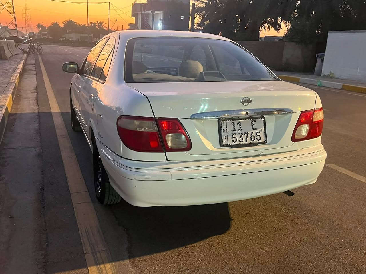 نيسان سني ياباني موديل 2002 محرك 1800 قبق اسود كير ممتاز عادي حداديه وصدر امامي جديد تبريد خير من الله  تخم تاير جديد رقم انكليزي وسنويه جديده وهزه جديده مصارله شهر باسمي تحويل ثاني يوم السياره مصبوغه سبب جانت اجره ورجعت بيضه السياره بدون حادث داخلي السعر. 59وبيه مجال بصيط 
للاستفسار *********** مكانه بغداد الشعب
