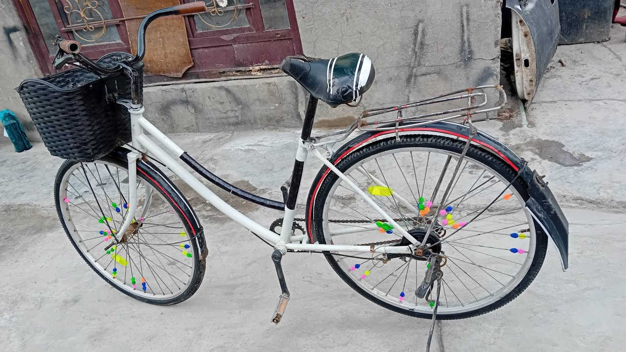 سلام عليكم بايسكلات  2 للبيع حجم 26 مكان صلاح الدين الدجيل قرب سيطره العبايتي سعر الواحد50 وبيهن مجال للطيبين رقم الهاتف***********
