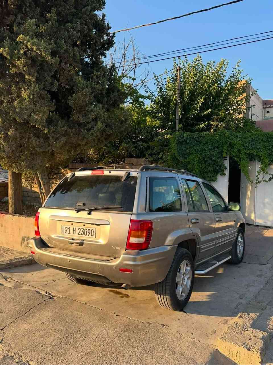 Jeep cheroke
جێب چیرۆکی 
مۆدێل (٢٠٠٠)
سەیارەکە ڕەقەم سلێمانیە 
سەنەوی تازەیە
سەیارەکە گێڕو مەکینەو دەبڵاکسلی بە شەرت
نرخ(٧٥)گەڵاو مەعامەلە
بۆ زانیاری زیاتر پەیەوەندی بکە بە(***********)

