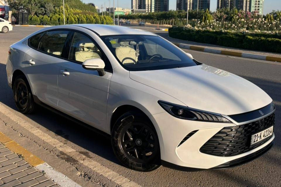 بی وای دی Qin Plus 2025 ڕەنگ: سپی 
ناو: زەرد
تەنیا 8,500 km رۆشتوە 
هیچ شتێکی پێوە نییە
زۆر پاک و جوان
هیچ مەسرەفێکی تێدانیە 
نموونە لە جوانی و پاکی 

سـعـر : لە کۆمێنت داوابکە ڕاستەوخۆ بۆت دێت 📥 

گێر و مەکیەنەی بەشەرت 
هیچ کێشەیەکی تێدا نییە 

ژمارەی خاوەنەکەی 
***********

