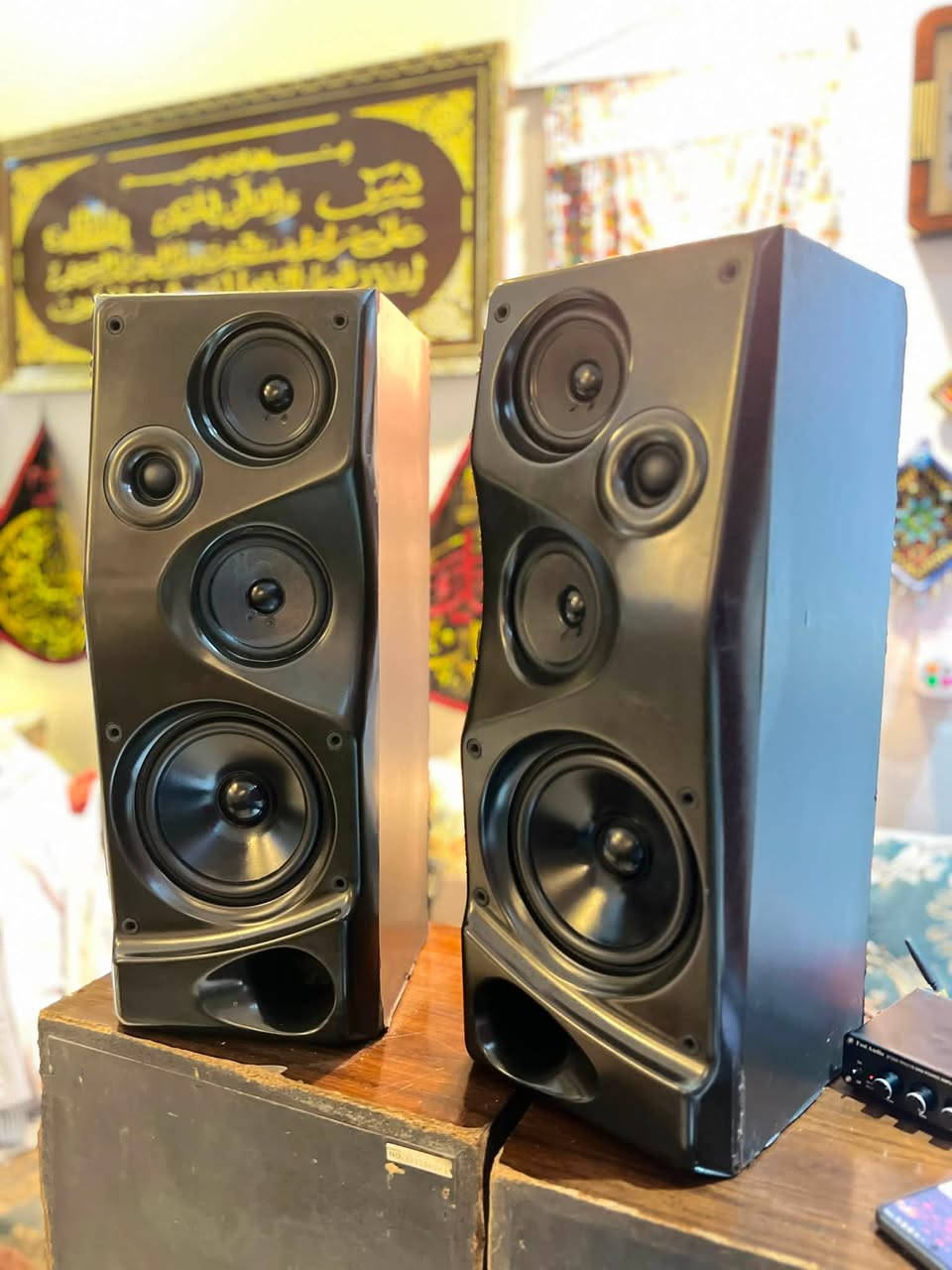 سماعات كنود نضيفه صوتهن كلش  حلو واضح تويتره جرص يخبل صوته تحفه فنيه معنه كلمه بلادي كولش ممصلح بيه عله وضع شركه مكاني بغداد ***********
