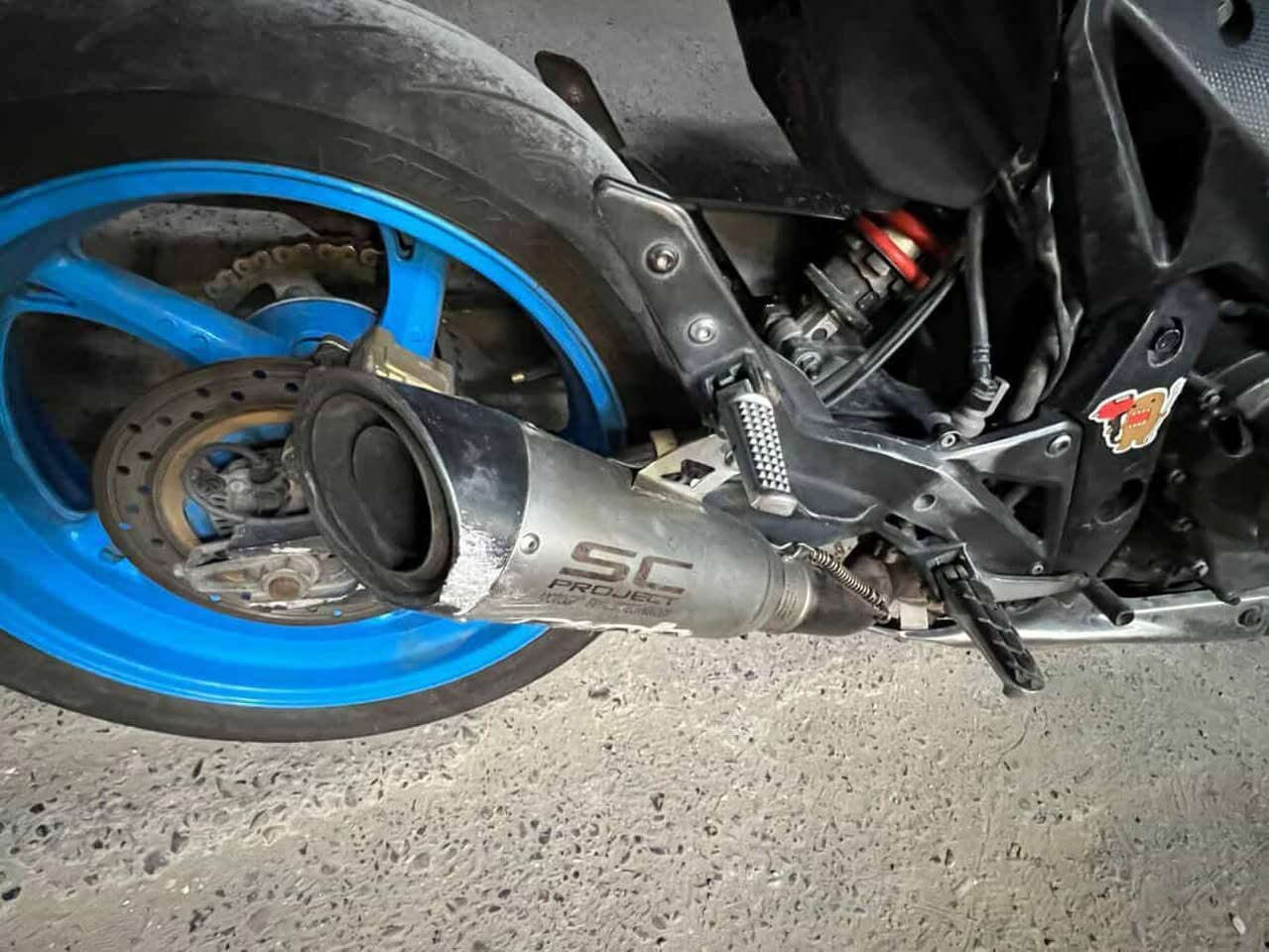 السلام عليكم 
بطح f4 600cc موديل 17
دراجه خير من الله نواقصها بسيطة مثل ممبين كفرات 
كير ومكينة نضيفات ادامه كامله قبل اسبوع بلكات جديدة مي راديتر جديد مكاني حي الجهاد ***********
