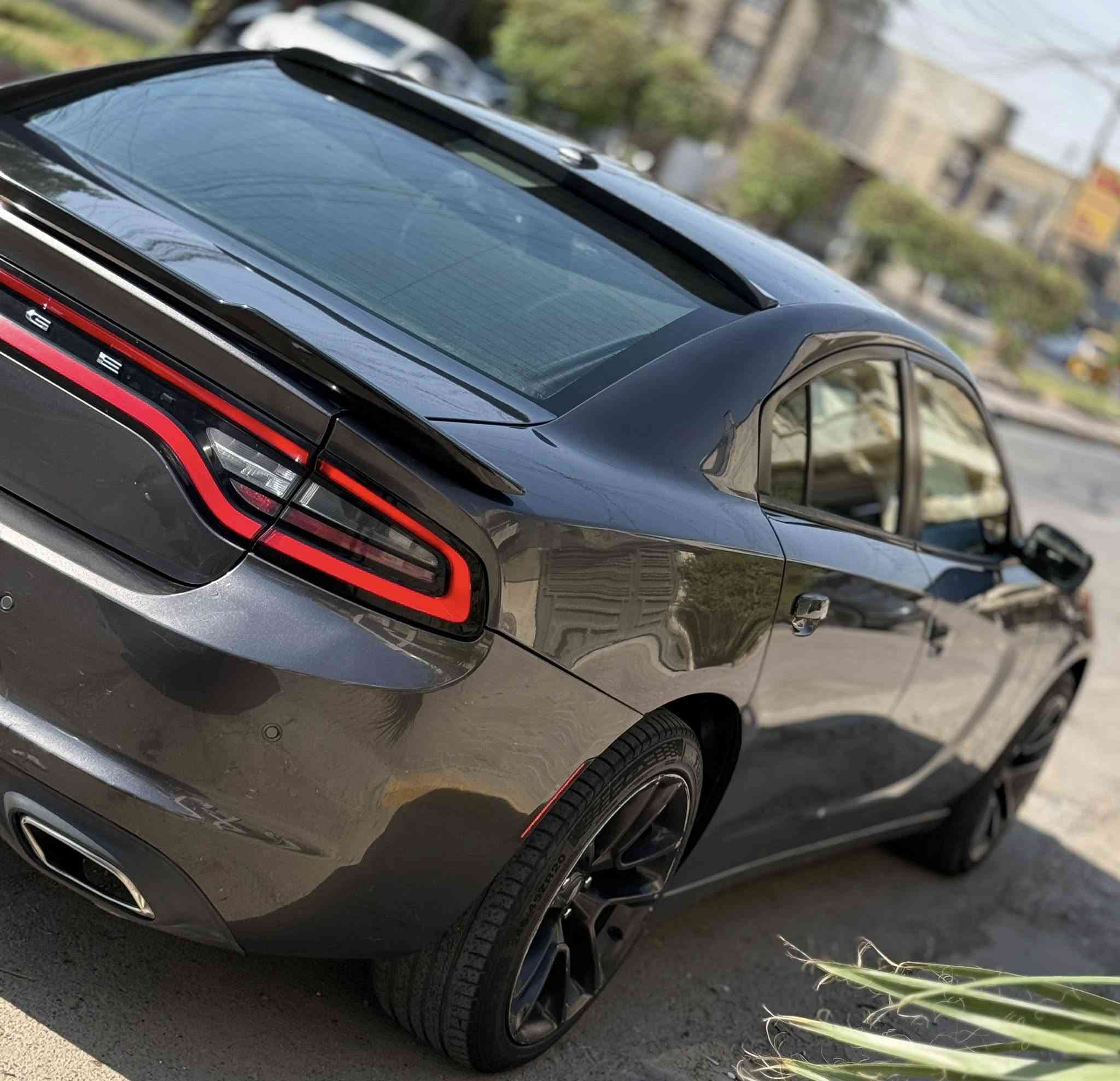 السلام عليكم
دوج جارجر 2020 SXT  

فتحه سقف سلايت 

بدون ايرباك 

ماشيه 45 الف 

شاشه محدثه عربي + تحديث فتح سرعه 

حادث جاملغ خلفي ايسر + تبديل باب خلف السائق 

السعر 225$

متواجد واتساب ***********
عنوان بغداد الكرخ
