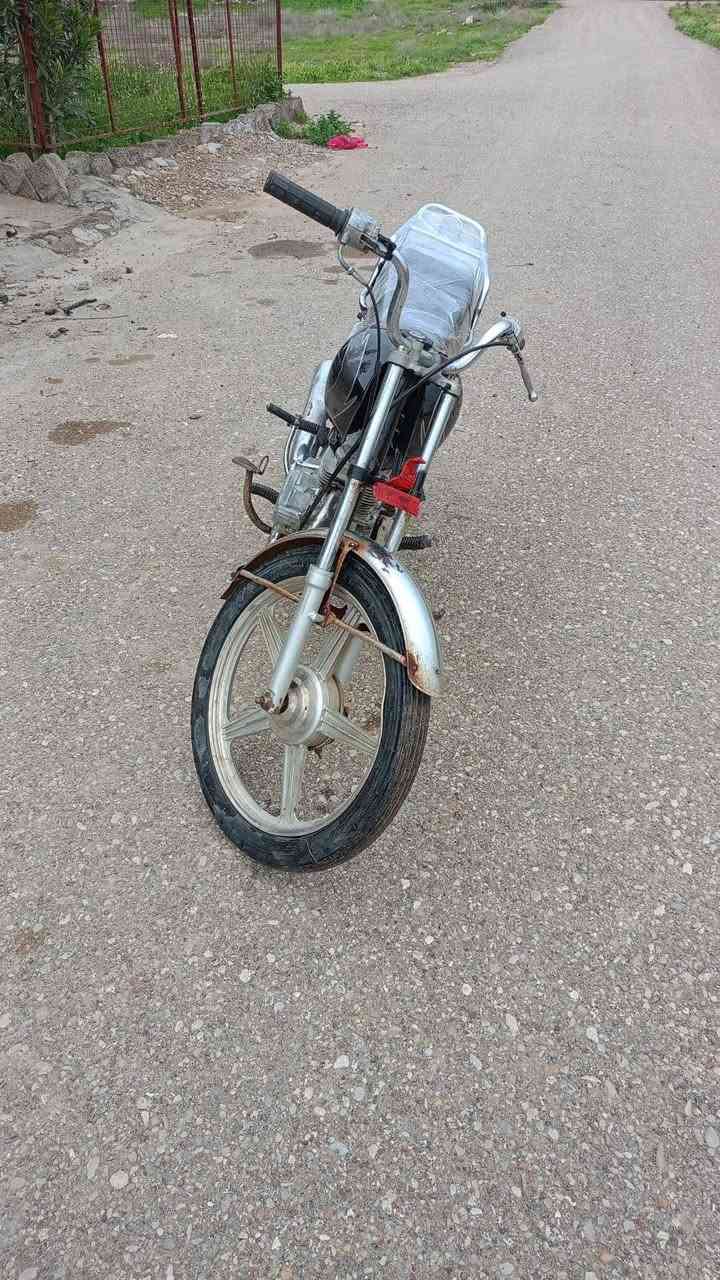 دراجه تايكر للبيع موديل 20 شغاله نقص بيه قبق مال الصفحه مال الكير بس هندر واحد ناعمه السعر 200 وبيه مجال العنوان بعقوبه ***********
