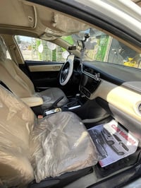 كورلا ٢٠١٩ خليجي ياباني  فول موصفات ما عدا البصمه  السياره بيها بارد ب...