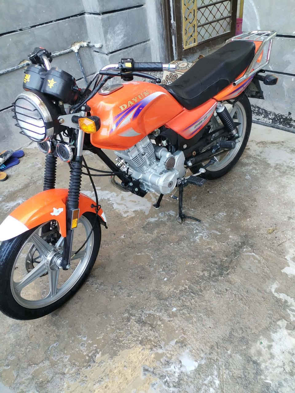 سلام عليكم للبيع اوراق اصولي موديل 2023 الدراجه ما بيه اي نقص السعر 1250 وبيه مجال مكاني ابي غرق *********** للستفسار
