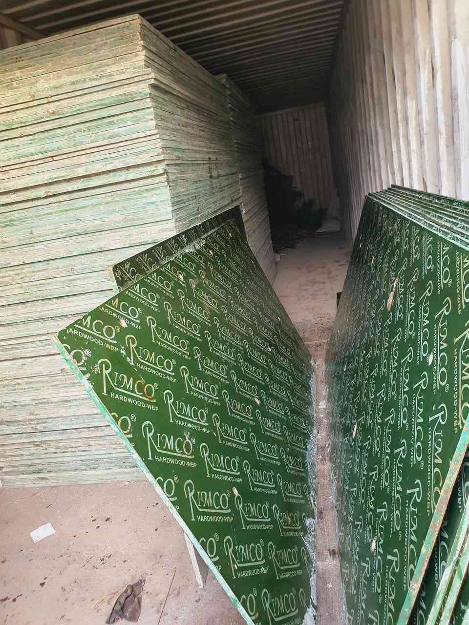 السلام عليكم 
يعلن مكتب وسكلة الحاج جاسم حماده عن توفير بلاويد روسي مستعمل مره واحده فقط مغلف بطبقة بلاستك  طول ٢،٤٠×١،٢٢
١٨ ملم يوجد فيه ثقوب كما موضح في الصور 
 
  ( ملاحظة الأسعار قابلة للتفاوض والتعامل حسب الكميات  والمكان ) 

 *للإستفسار            ***********
                             ***********
                             ***********

*العنوان :ديالى - جلولاء - الشارع العام ،مقابل دائرة النفوس 

*يوجد خدمة توصيل جلولاء والاطراف
