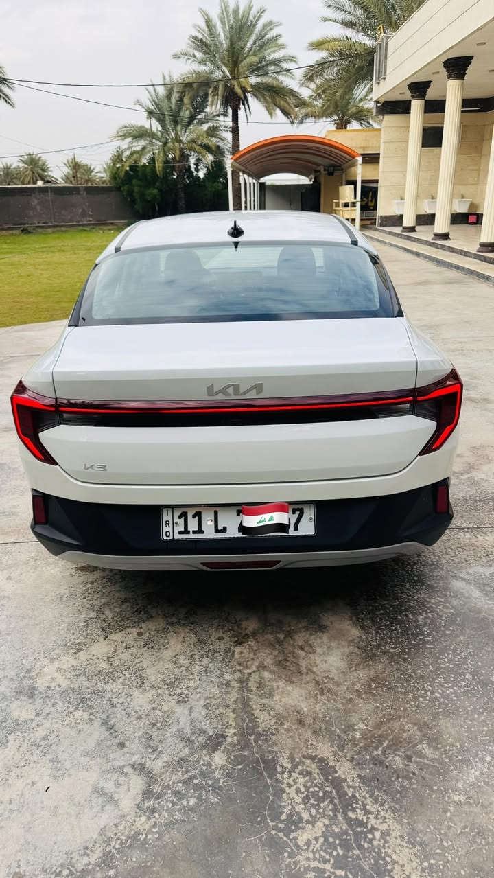 السلام عليكم K3(سيراتو)        2024 وارد الخليج
رقم بغداد الدولي 

فول مواصفات عدا الفتحه 

بصمة 

بصمة ابواب 

دخول ذكي 

مري قلاب 

اشاير ب مري

تبريد قطعتين 

حساسات امامية و خلفية 

عدادات شاشة 

ماشية 10 ألف 

محرك 1600 دوش 

ويل كب كروم 
لد نهاري 

سيارة بعدها زيرو 0️⃣ 

منفذ شاحن يو إس بي و منفذ ايفون 

المكان بابل 

رقم الهاتف ***********
