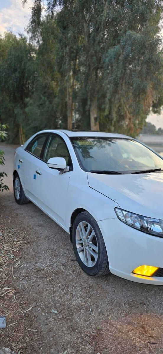 للبيع كيه سيراتو 2011 رقم اربيل
السياره جاهزه ماتصرف عليه ربع مال جناي
1_صدر امامي خلفي جديد+تخم تاير جديد
2_فتحت سقف+تحكم ستيرن
3_السياره فول ماعدا البصمه
4_مكان السياره جسر ام عباسيات قرب صيطرت معمل الببسي 
مكلف بنشر للاستفسار الاتصال على الرقم (***********)
