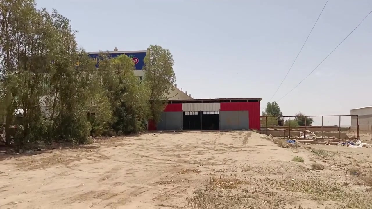 قاعة في الرمادي 
السبعه كيلو مجاور مجمع السعدون التجاري 
المساحة ٣٠٠ متر الوجوه ١٥ النزال ٢٠ 
للاستفسار اكثر الاتصال على الأرقام التاليه 
***********
***********

