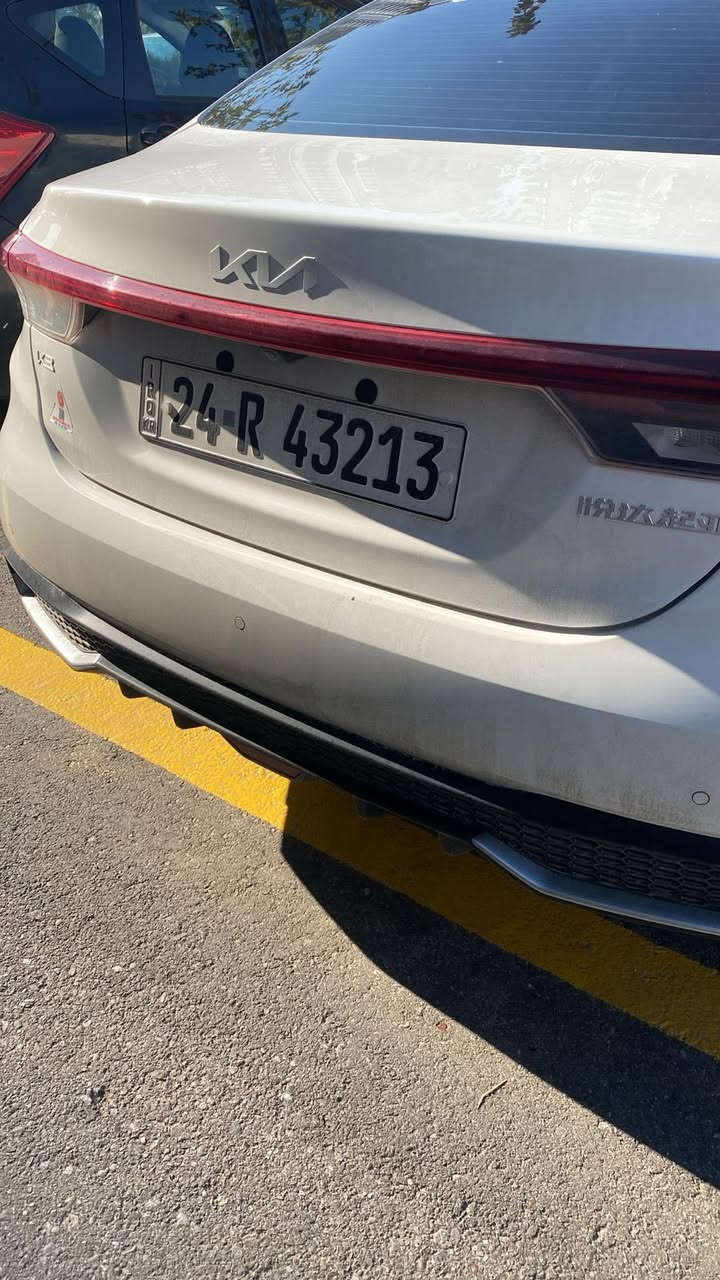 سياره للبيع نوع كيا 3 موديل ٢٠٢٤ماشي  ١٤تلف كليو متر سياره جديده سعر السياره ١٥٠  ورقه ومجال اتصال عل الرقم ***********
