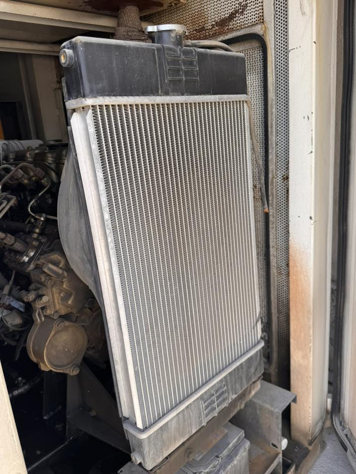 سلام عليكم مولد  استعامل بيت للبيع بيركنز مكينه اصليه مال بيركنز 3 بستم  توليد 14kv  مع الكاتم كامل فول اوتو اطفاء تشغيل حساس دهن حساس مي  كاتم قوي جدا السعر 30 ورقه  موقع المولد بغداد ابو غريب  ***********
